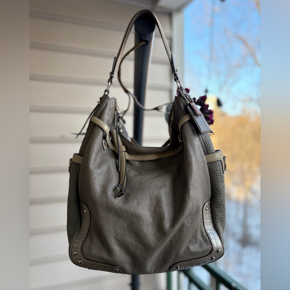 RARE Coach Pinnacle Allie Hobo | 18665 | Pinnacle Collection | 2 Hangtags | EUC - Picture 14 of 16